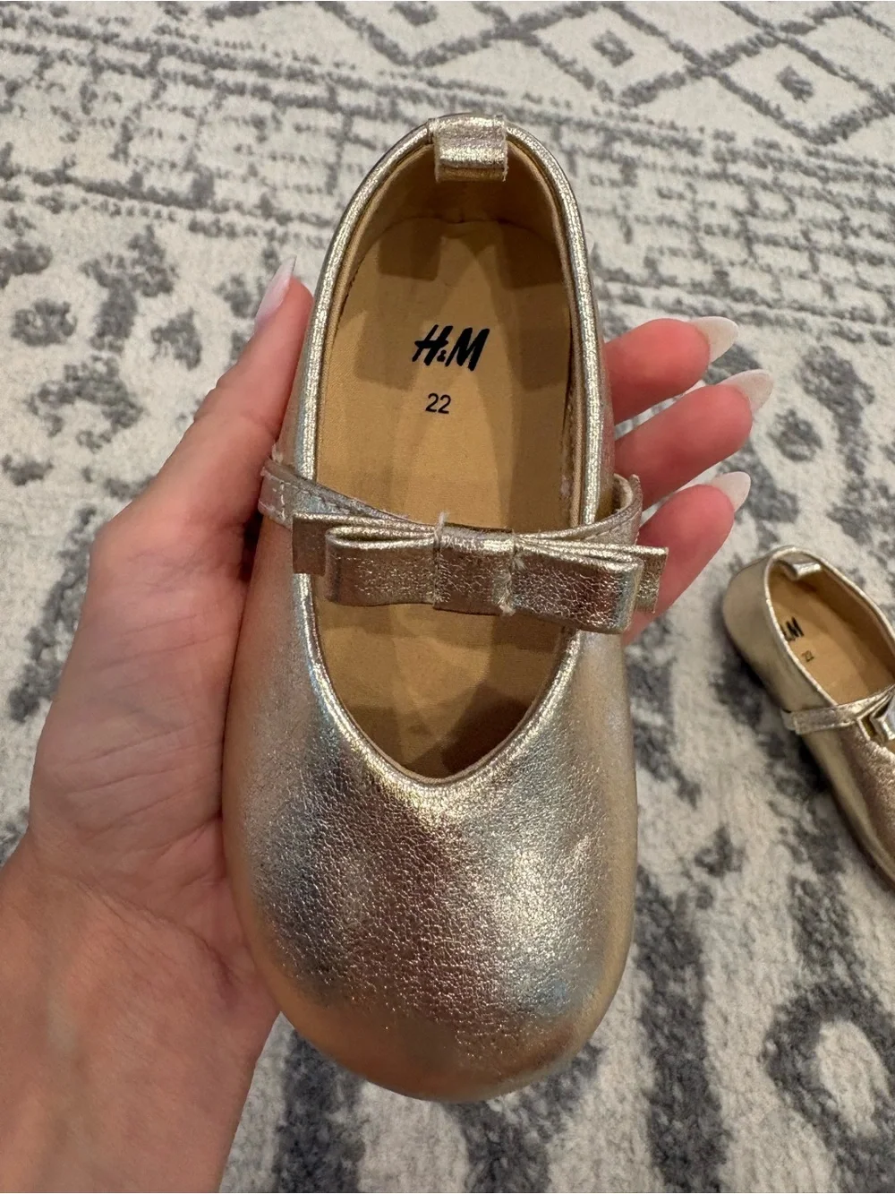 H&M Girls Shimmery Gold Bow Strap Mary Janes